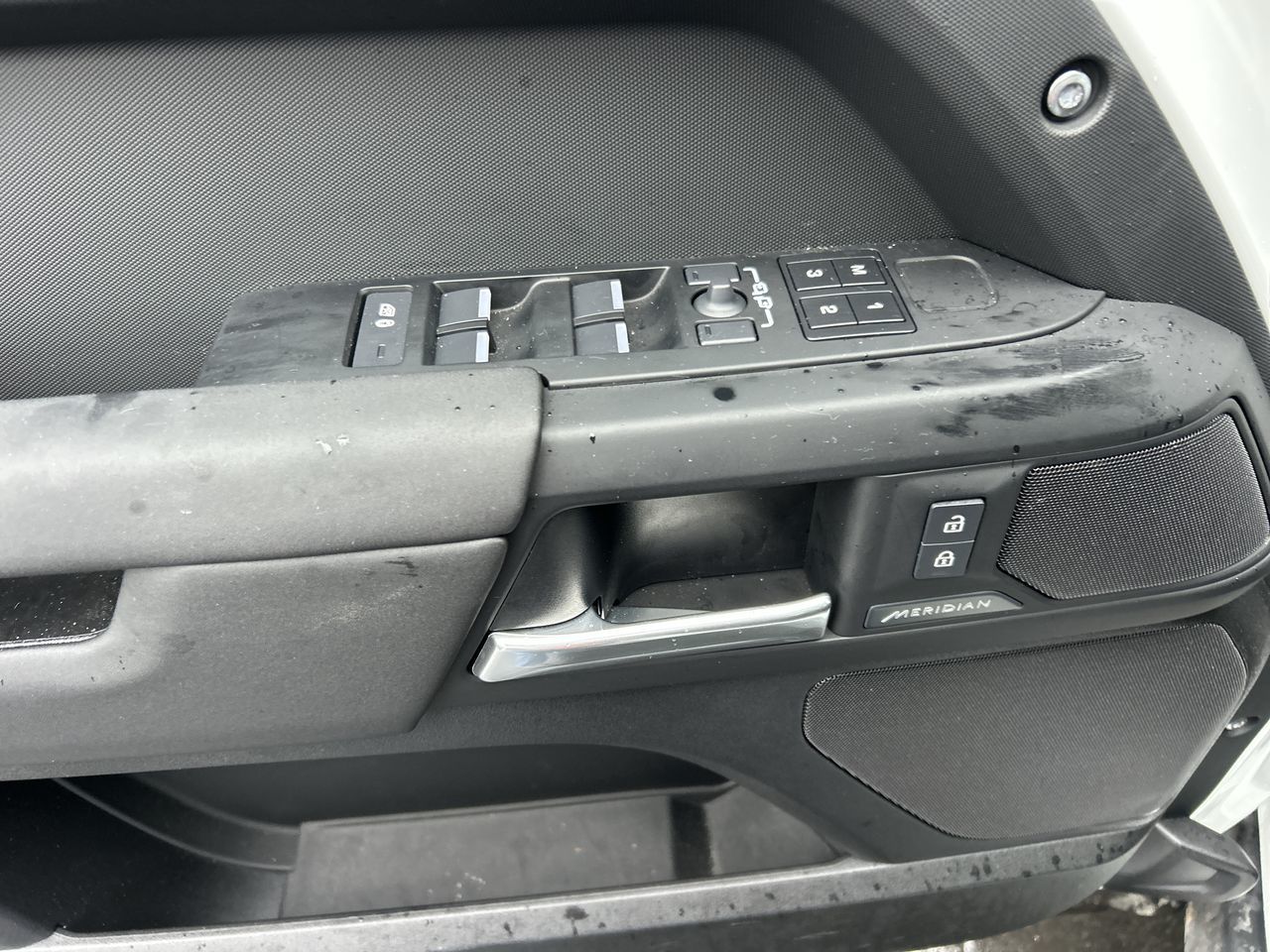 2025 Land Rover Defender