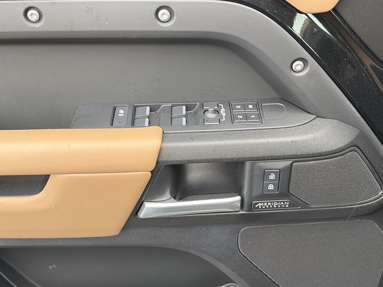2025 Land Rover Defender