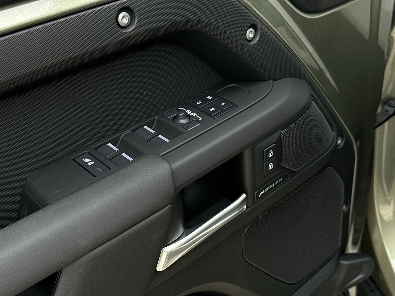 2025 Land Rover Defender
