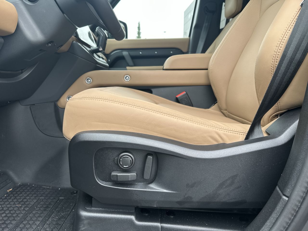 2026 Land Rover Defender in North Vancouver, British Columbia