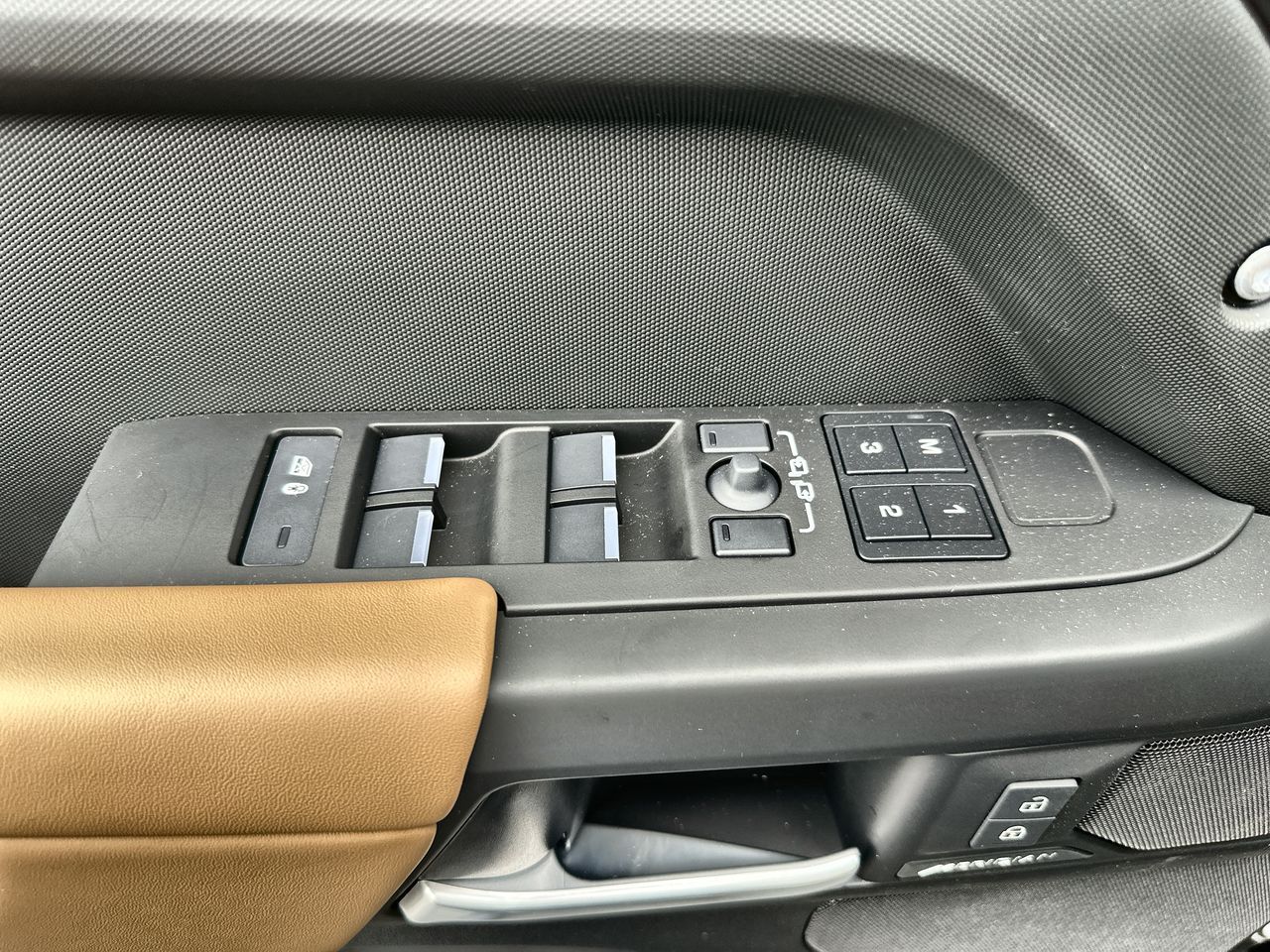 2026 Land Rover Defender in North Vancouver, British Columbia