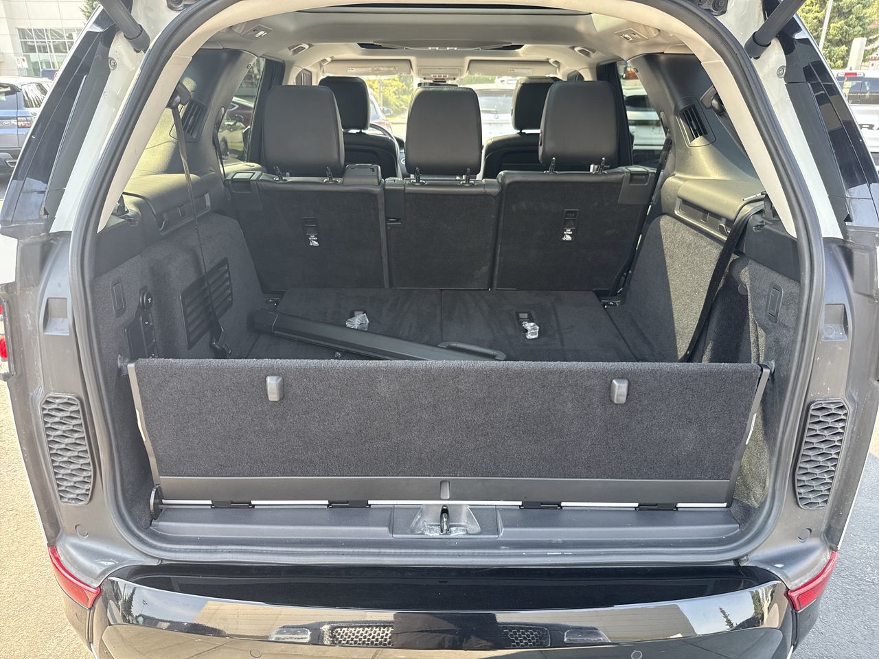 2020 Land Rover Discovery in North Vancouver, British Columbia