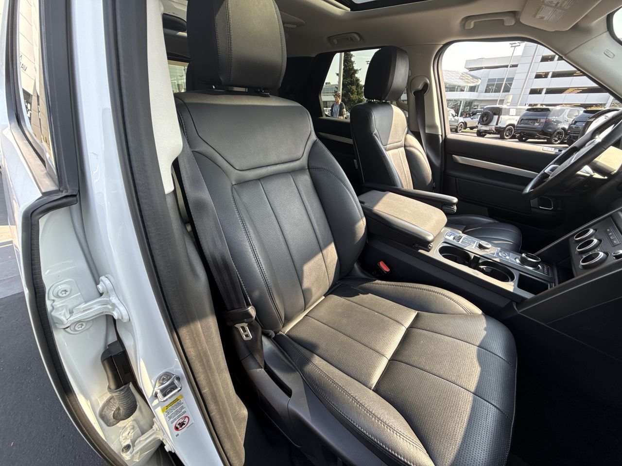 2020 Land Rover Discovery in North Vancouver, British Columbia