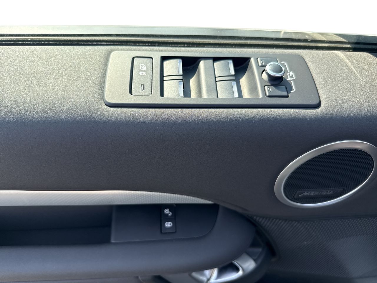2020 Land Rover Discovery in North Vancouver, British Columbia