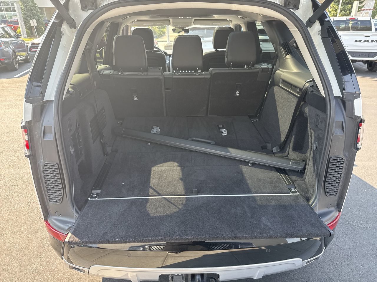 2020 Land Rover Discovery in North Vancouver, British Columbia