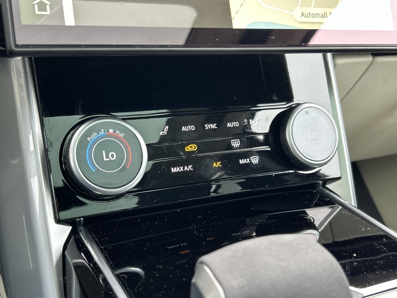 2023  New Range Rover
