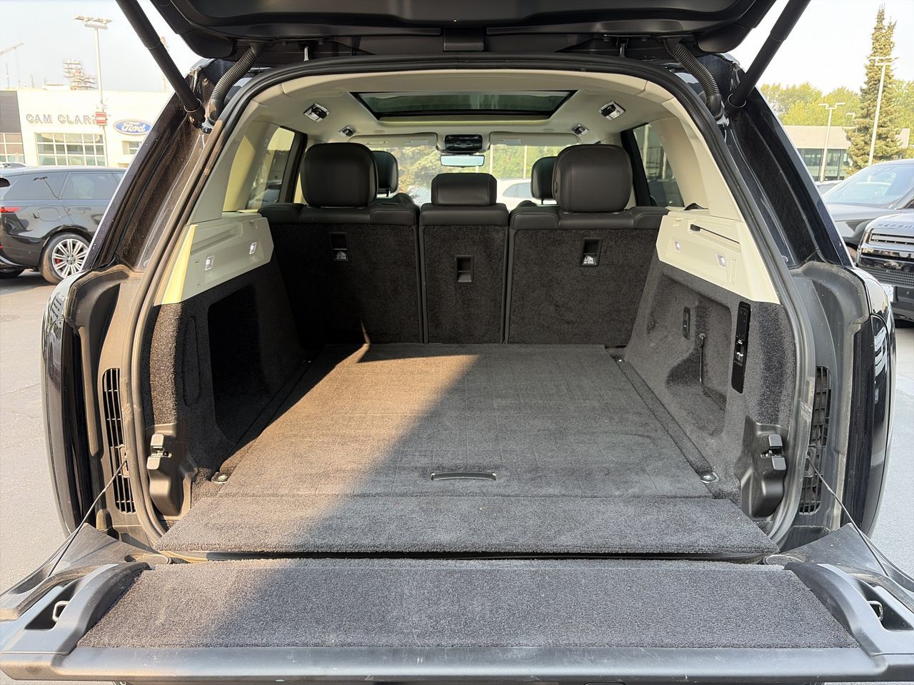 2023  New Range Rover