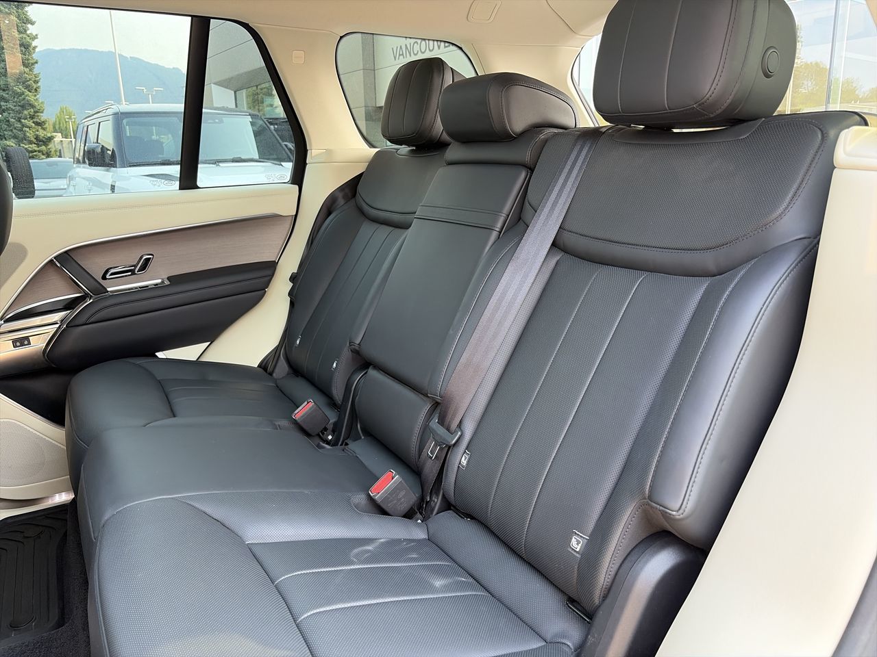 2023  New Range Rover