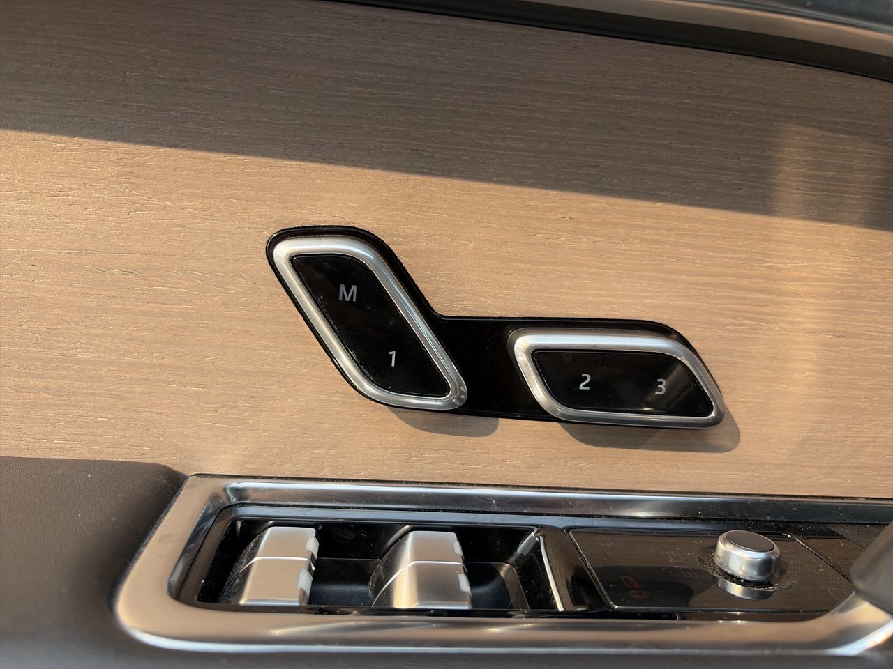 2023  New Range Rover
