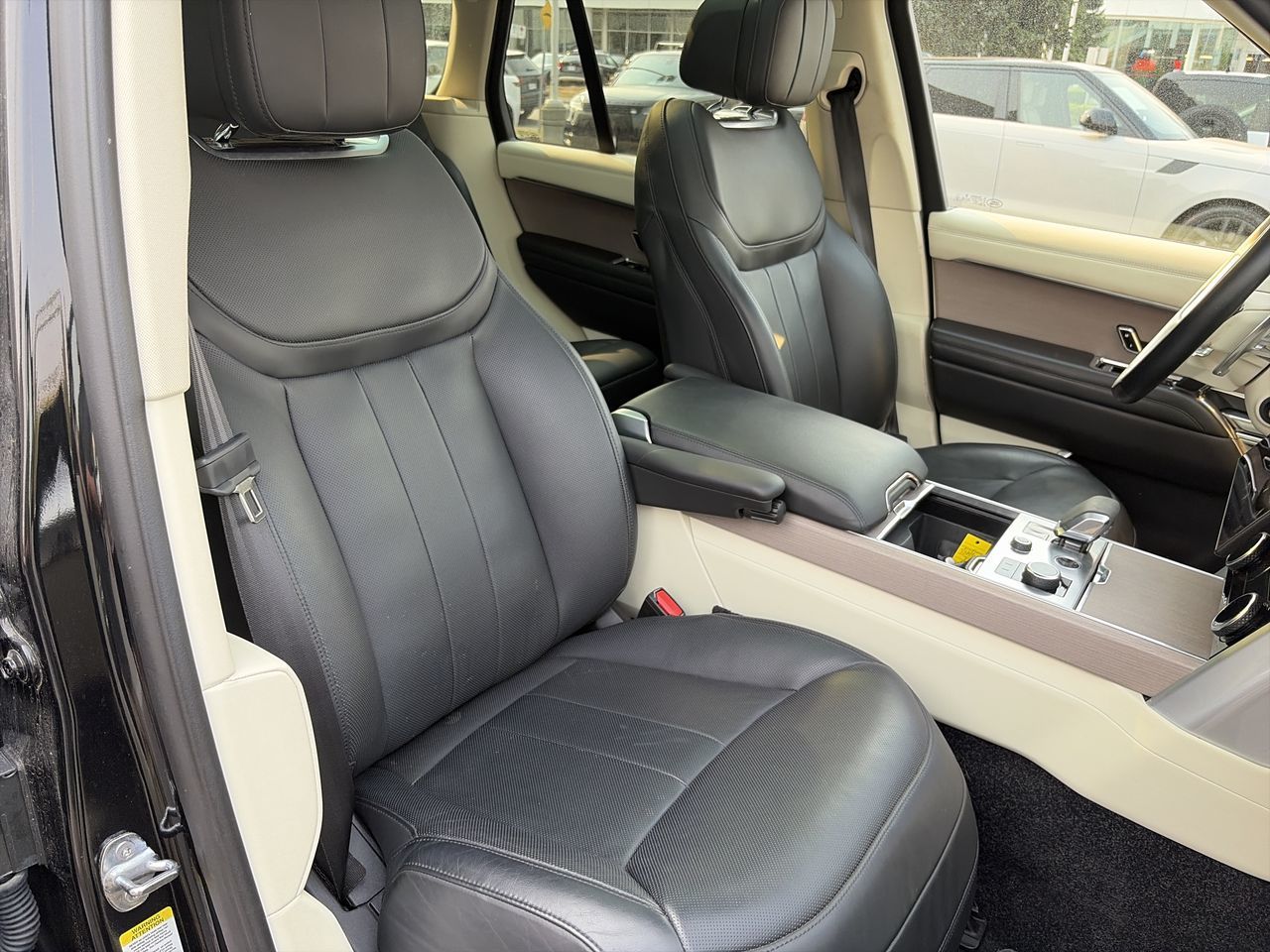 2023  New Range Rover