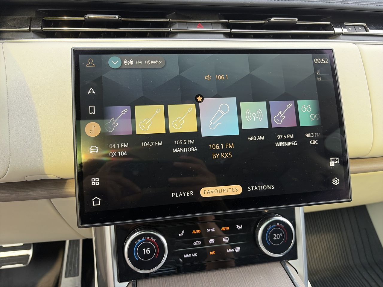2023  New Range Rover