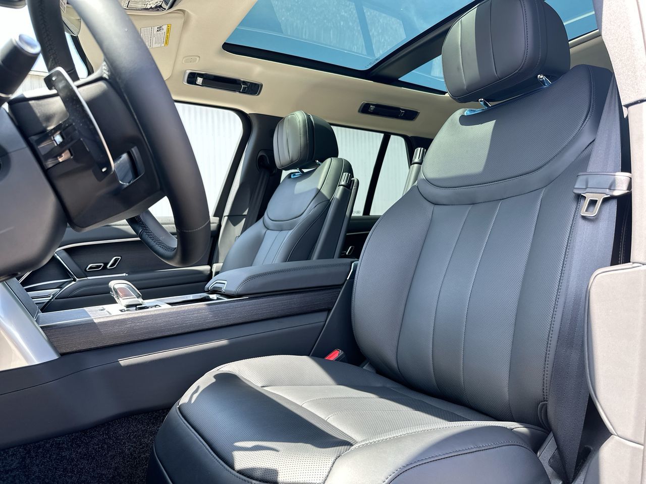 2025 Land Rover RANGE ROVER Mild Hybrid in North Vancouver, British Columbia