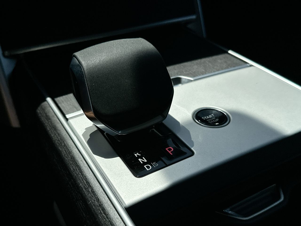 2025 Land Rover RANGE ROVER Mild Hybrid in North Vancouver, British Columbia