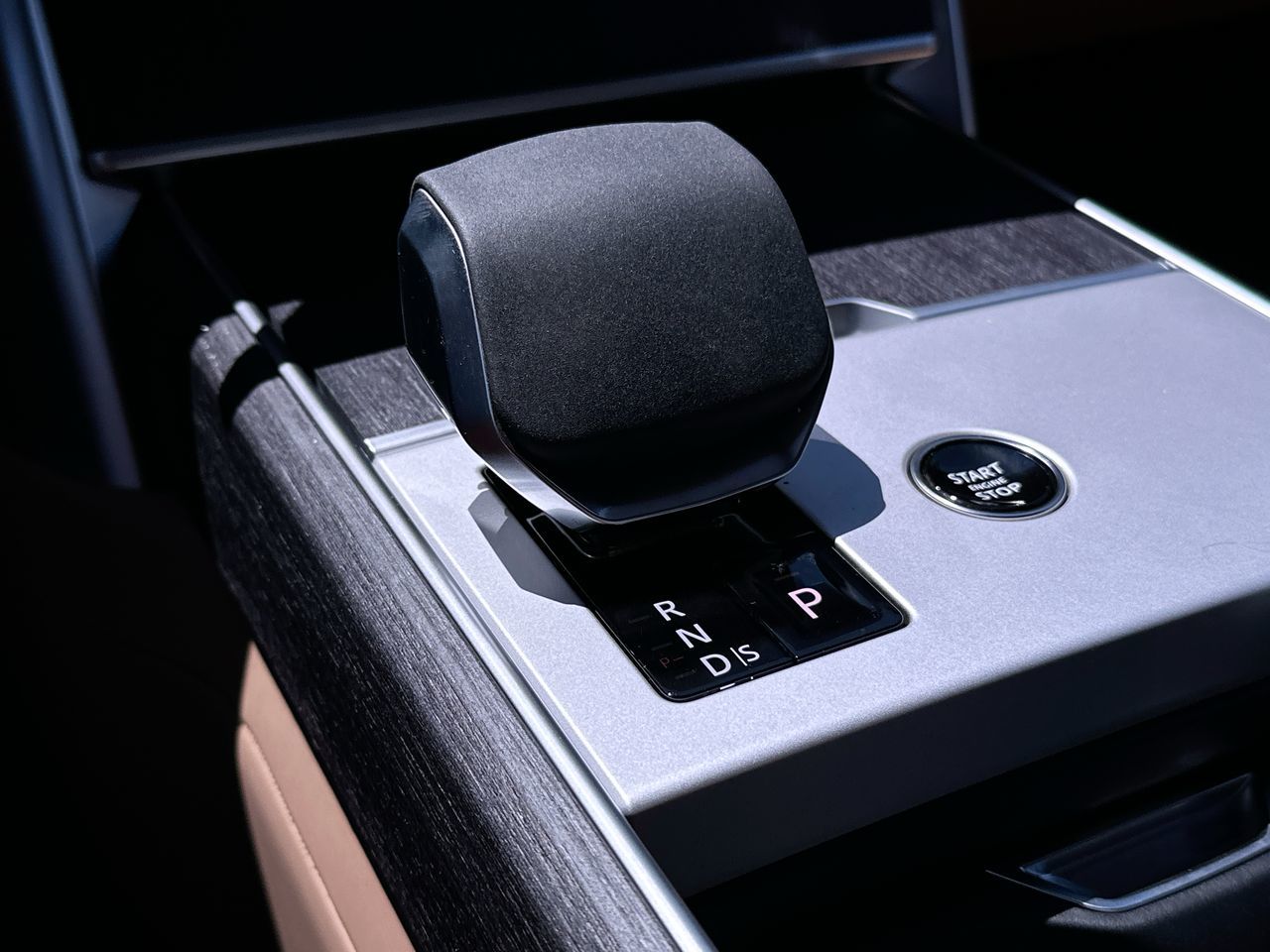 2025  Range Rover Mild Hybrid