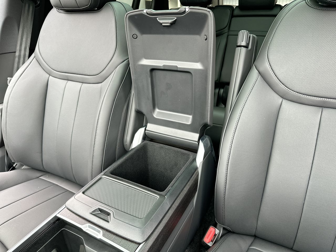 Land Rover Range Rover Mild Hybrid  2025 à North Vancouver, Colombie-Britannique