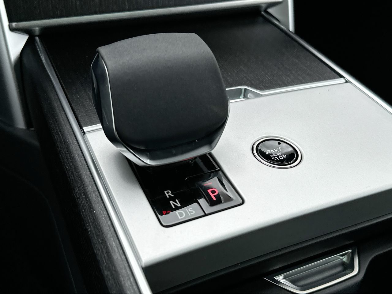 Land Rover Range Rover Mild Hybrid  2025 à North Vancouver, Colombie-Britannique