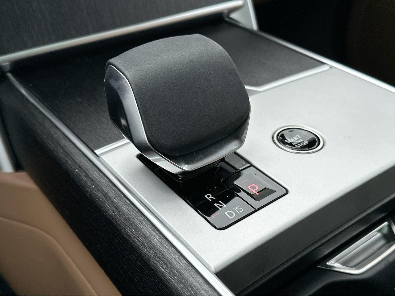 2025 Land Rover RANGE ROVER Mild Hybrid in North Vancouver, British Columbia