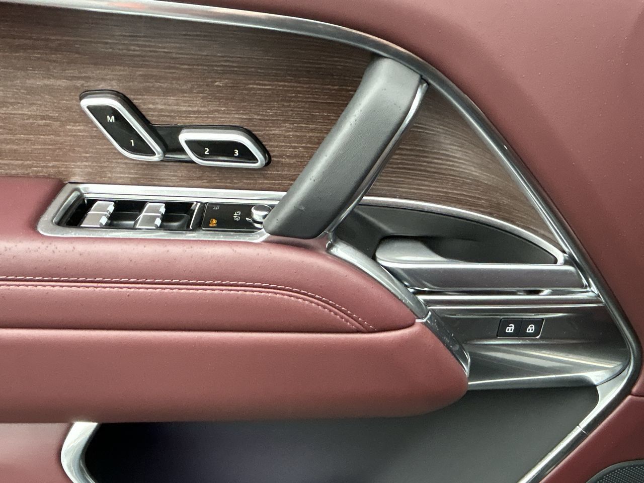 2025  Range Rover Mild Hybrid