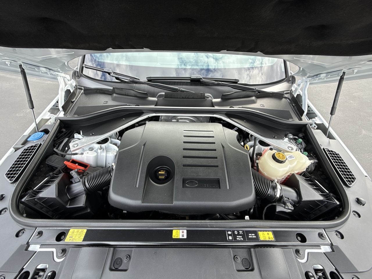 2024 Land Rover RANGE ROVER SPORT Mild Hybrid in North Vancouver, British Columbia