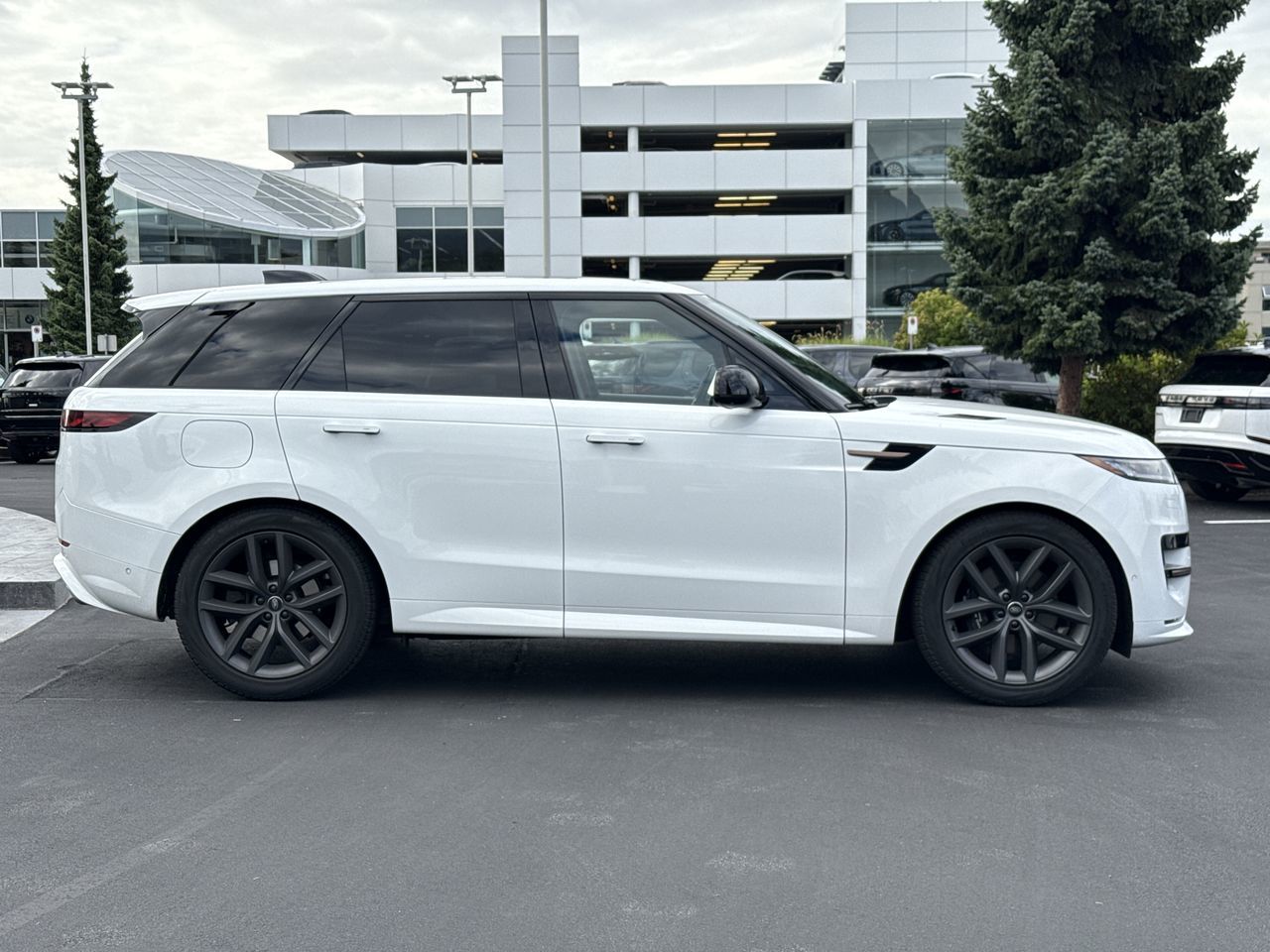 2024 Land Rover RANGE ROVER SPORT Mild Hybrid in North Vancouver, British Columbia