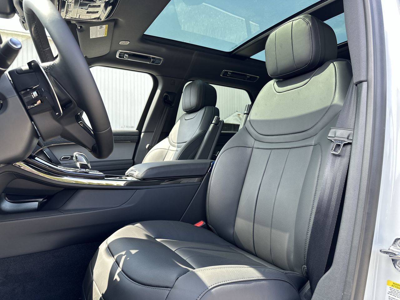 2025 Land Rover RANGE ROVER SPORT Mild Hybrid in North Vancouver, British Columbia