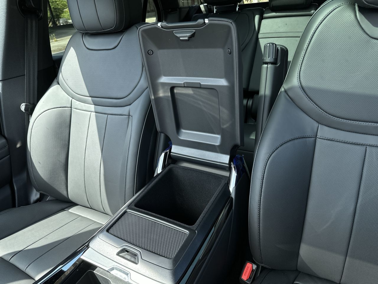 2025 Land Rover RANGE ROVER SPORT Mild Hybrid in North Vancouver, British Columbia