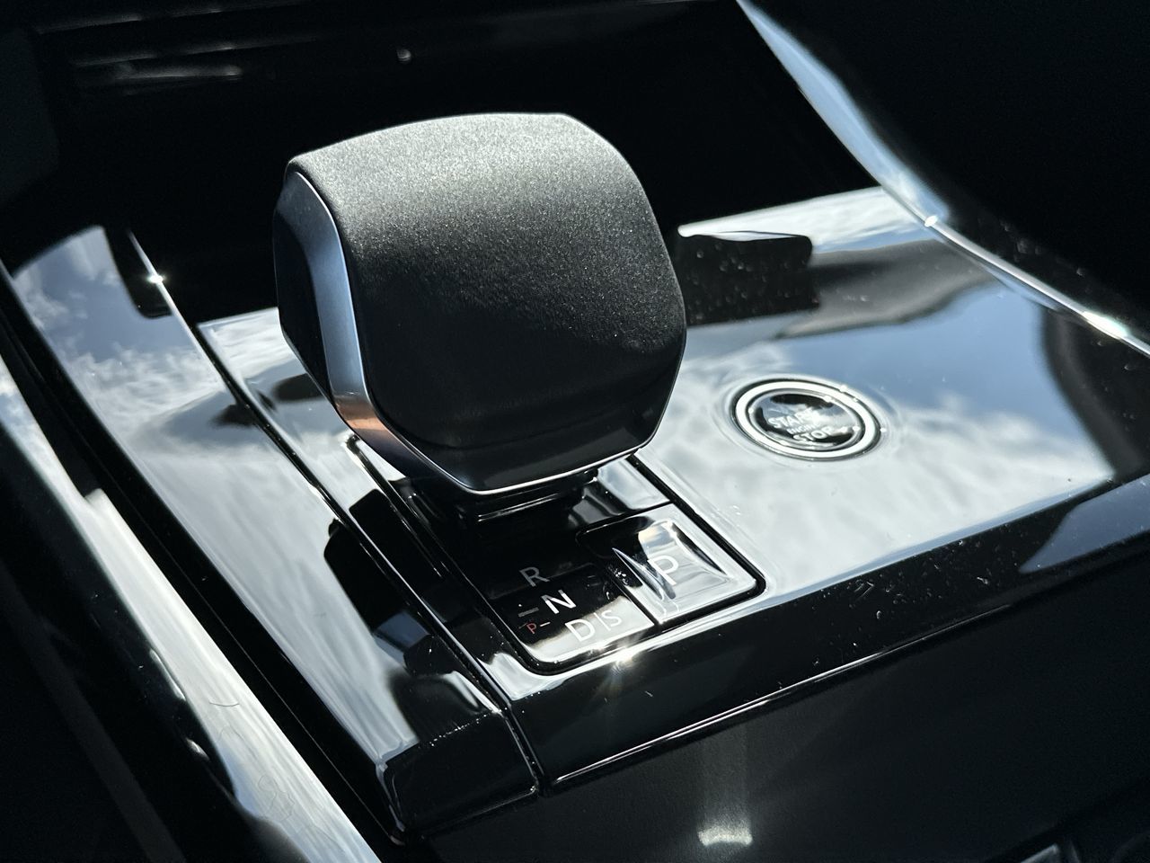 2025 Land Rover RANGE ROVER SPORT Mild Hybrid in North Vancouver, British Columbia
