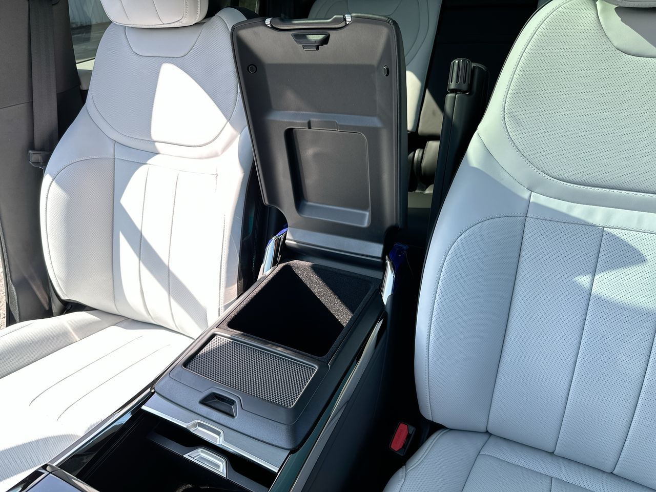2025 Land Rover RANGE ROVER SPORT Mild Hybrid in North Vancouver, British Columbia