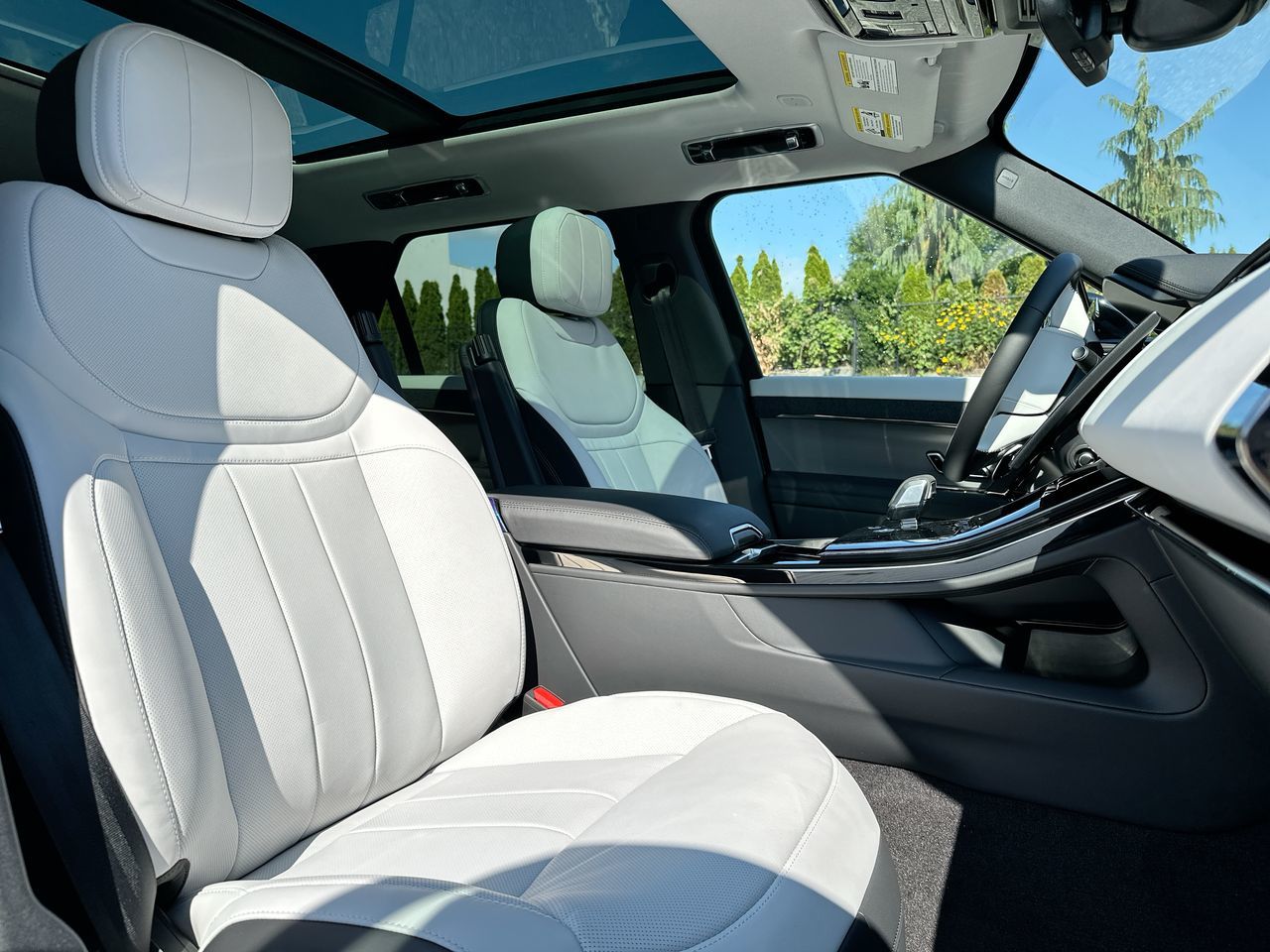 2025 Land Rover RANGE ROVER SPORT Mild Hybrid in North Vancouver, British Columbia