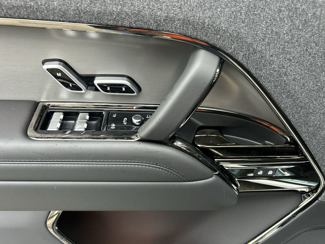 2025 Land Rover Range Rover Sport Mild Hybrid in North Vancouver, British Columbia