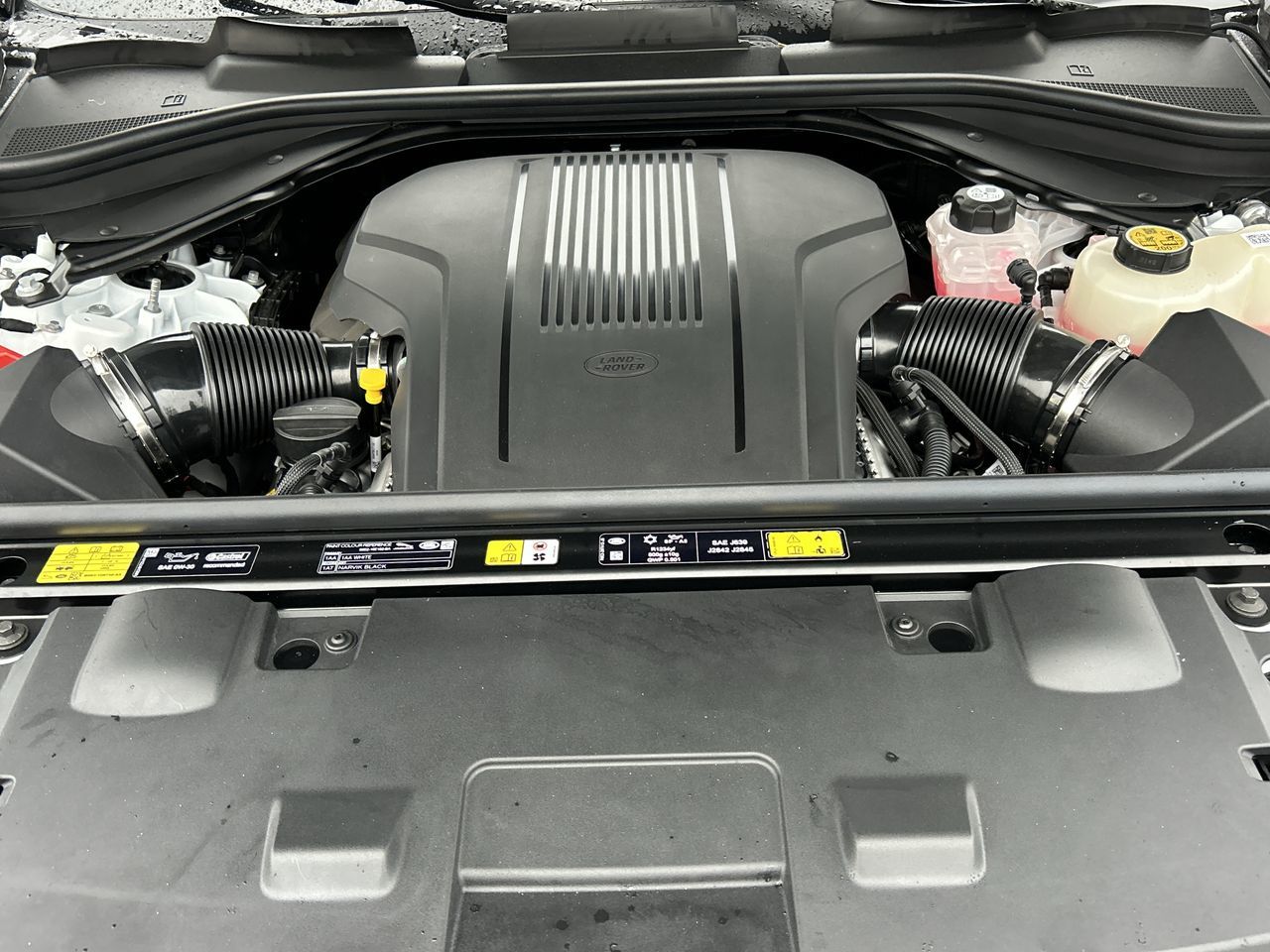 2025 Land Rover Range Rover Sport Mild Hybrid in North Vancouver, British Columbia