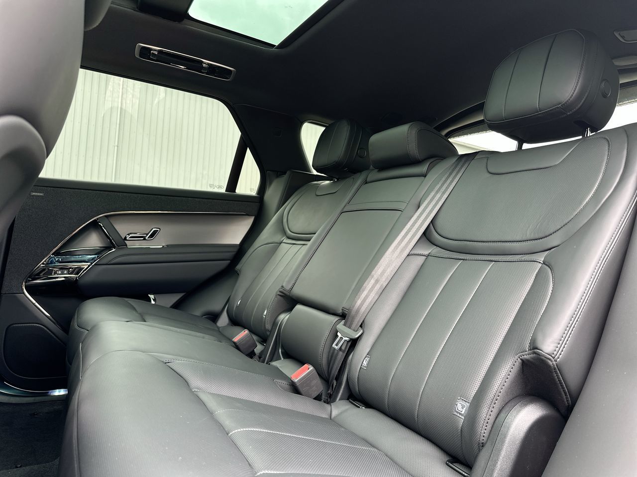 2025 Land Rover RANGE ROVER SPORT Mild Hybrid in North Vancouver, British Columbia