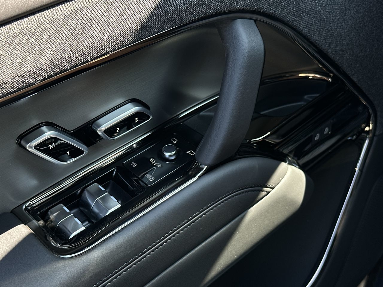 2025 Land Rover RANGE ROVER SPORT Mild Hybrid in North Vancouver, British Columbia