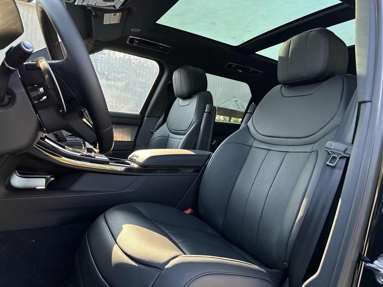 2025 Land Rover RANGE ROVER SPORT Mild Hybrid in North Vancouver, British Columbia