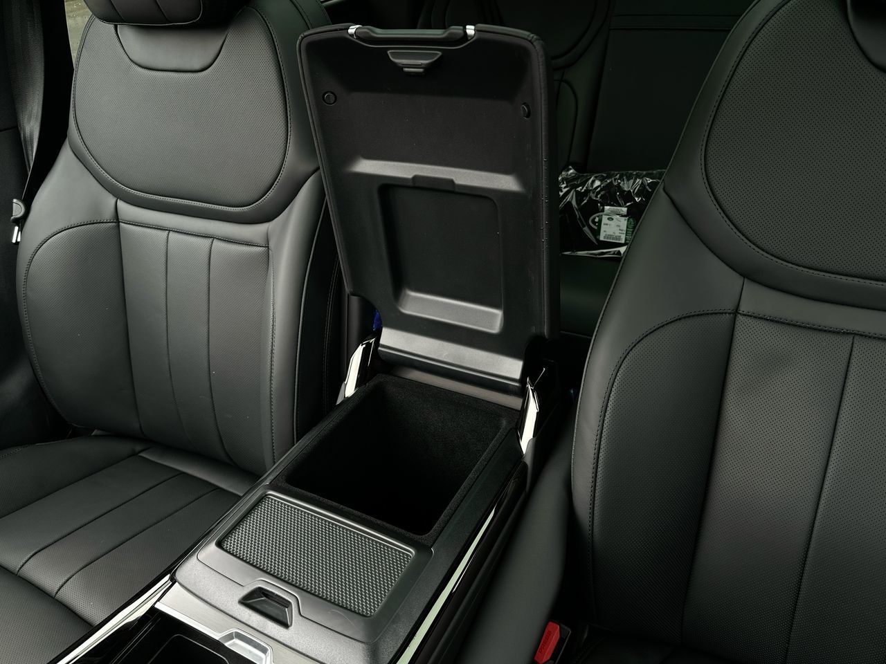 2025 Land Rover RANGE ROVER SPORT Mild Hybrid in North Vancouver, British Columbia
