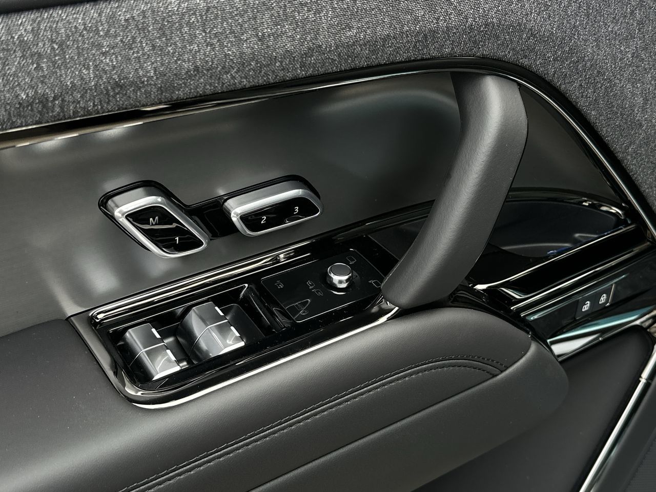 2025 Land Rover RANGE ROVER SPORT Mild Hybrid in North Vancouver, British Columbia