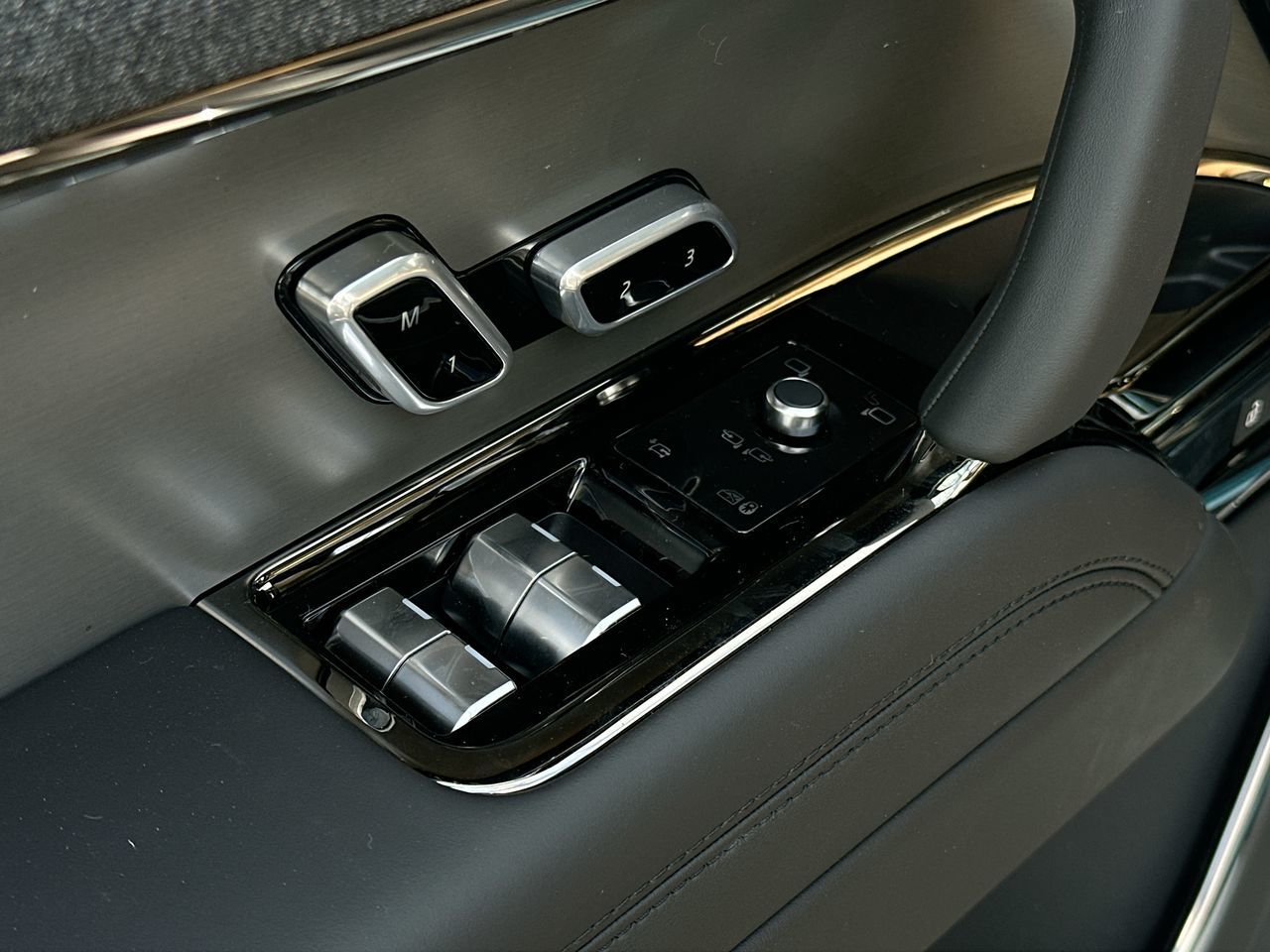 2025 Land Rover RANGE ROVER SPORT Mild Hybrid in North Vancouver, British Columbia