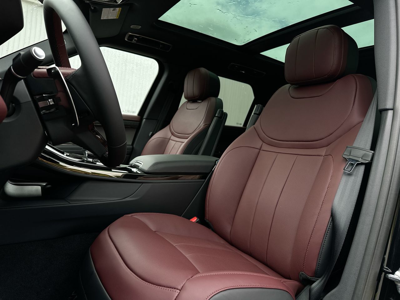 2025 Land Rover RANGE ROVER SPORT Mild Hybrid in North Vancouver, British Columbia