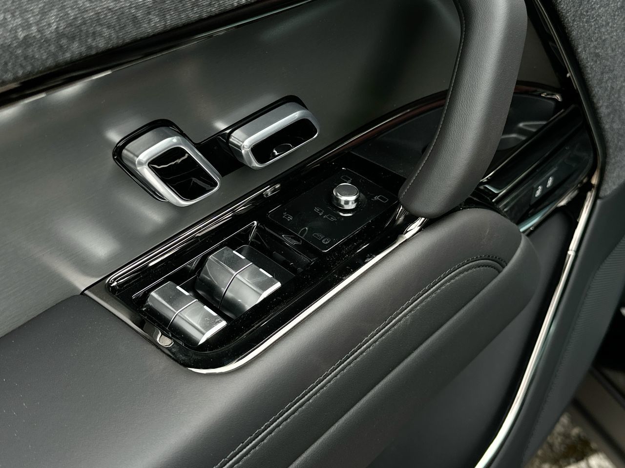 2025 Land Rover RANGE ROVER SPORT Mild Hybrid in North Vancouver, British Columbia