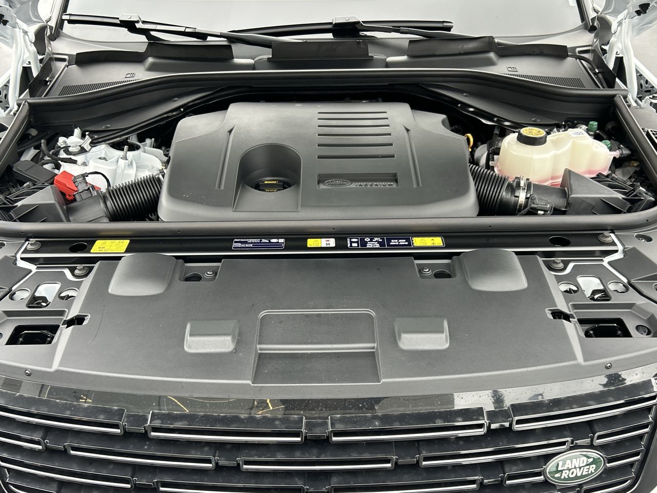 2026 Land Rover Range Rover Sport in North Vancouver, British Columbia