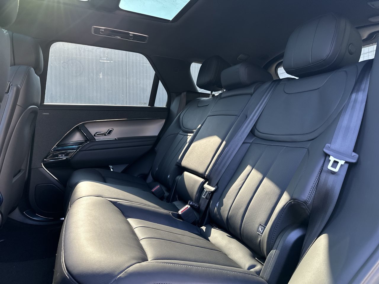 2025 Land Rover RANGE ROVER SPORT Plug-in Hybrid in North Vancouver, British Columbia