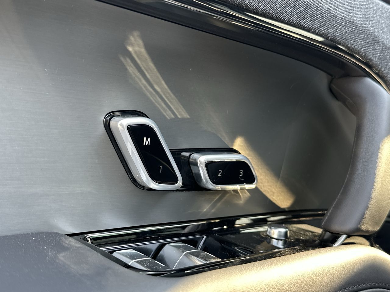 2025 Land Rover RANGE ROVER SPORT Plug-in Hybrid in North Vancouver, British Columbia