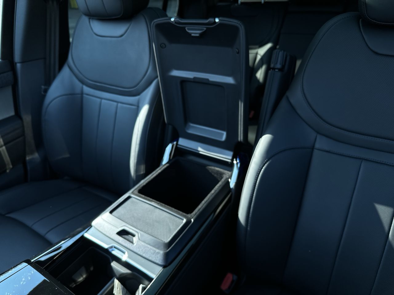 2025 Land Rover RANGE ROVER SPORT Plug-in Hybrid in North Vancouver, British Columbia