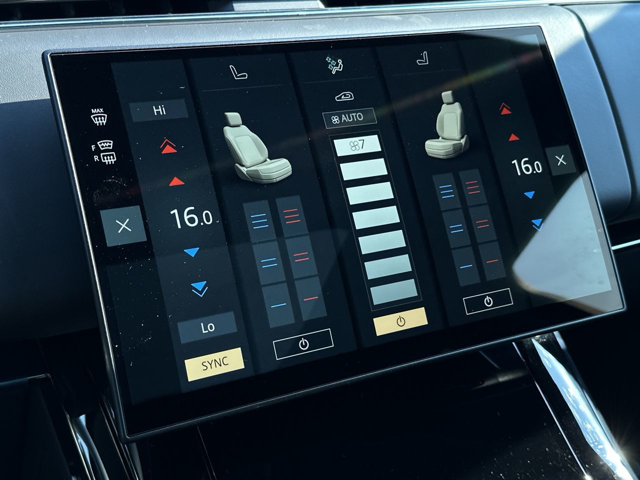 2025 Land Rover RANGE ROVER SPORT Plug-in Hybrid in North Vancouver, British Columbia