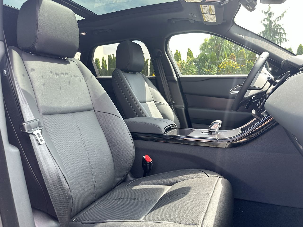Land Rover RANGE ROVER VELAR Mild Hybrid  2026 à North Vancouver, Colombie-Britannique