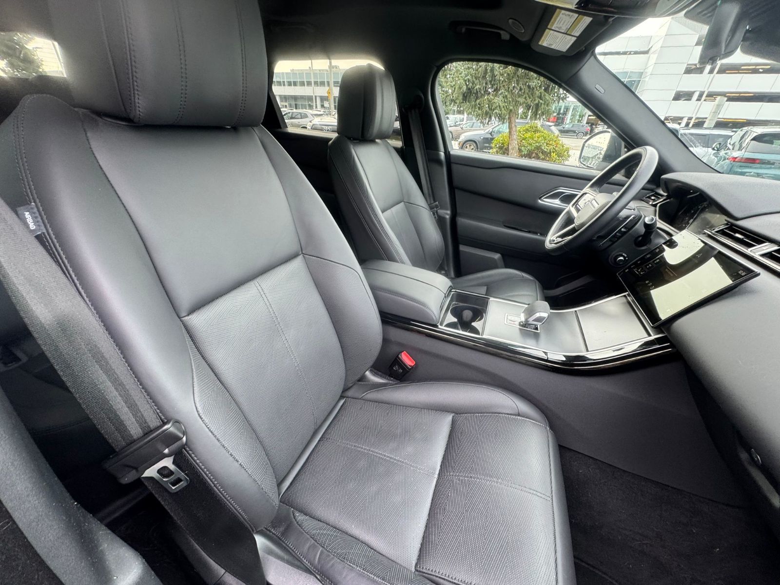 Land Rover Range Rover Velar  2024 à North Vancouver, Colombie-Britannique