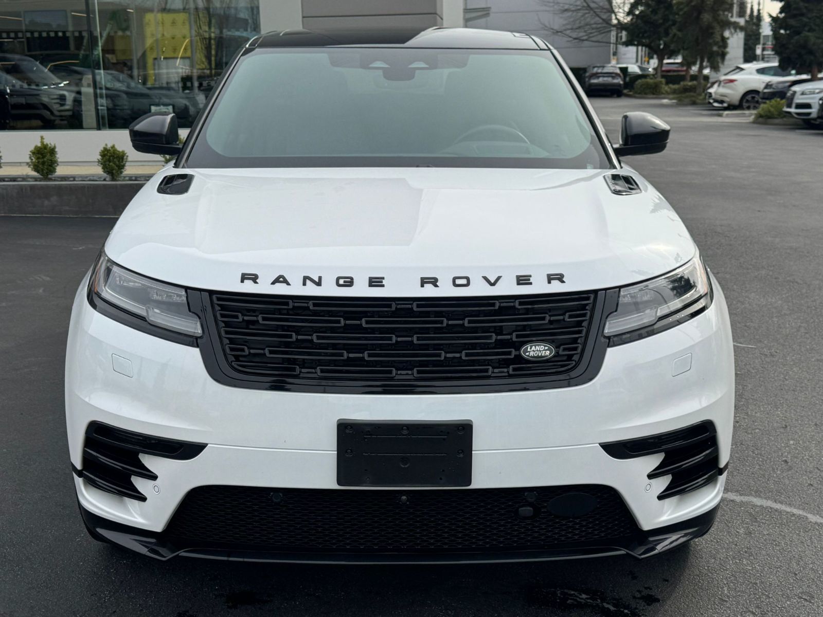 Land Rover Range Rover Velar  2024 à North Vancouver, Colombie-Britannique