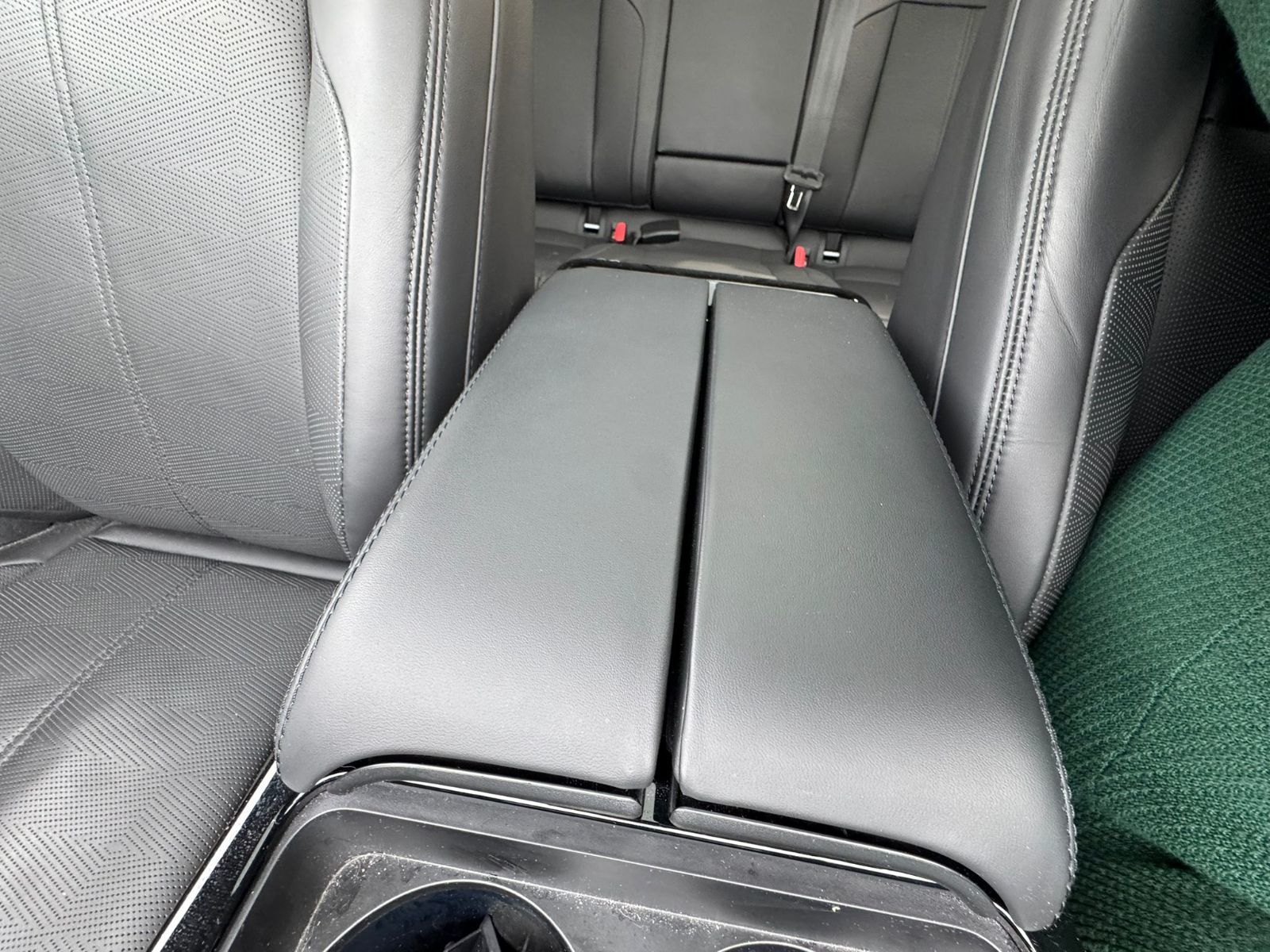 Land Rover Range Rover Velar  2024 à North Vancouver, Colombie-Britannique