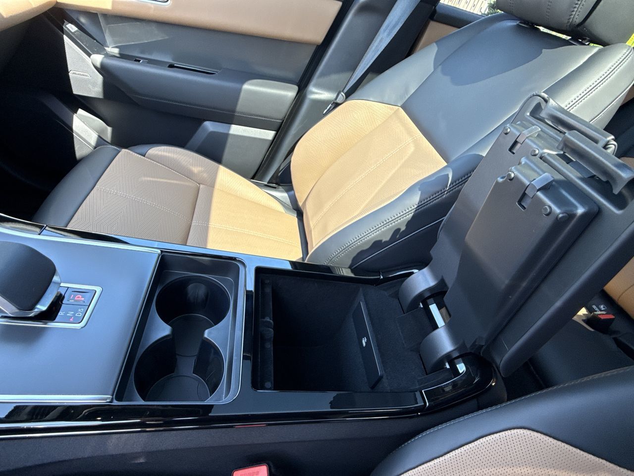 2025 Land Rover Range Rover Velar