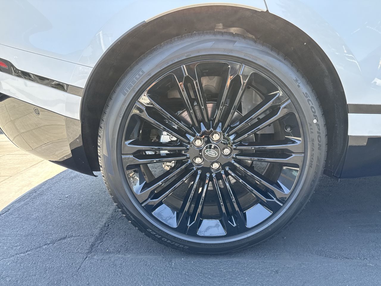 2025 Land Rover Range Rover Velar in North Vancouver, British Columbia